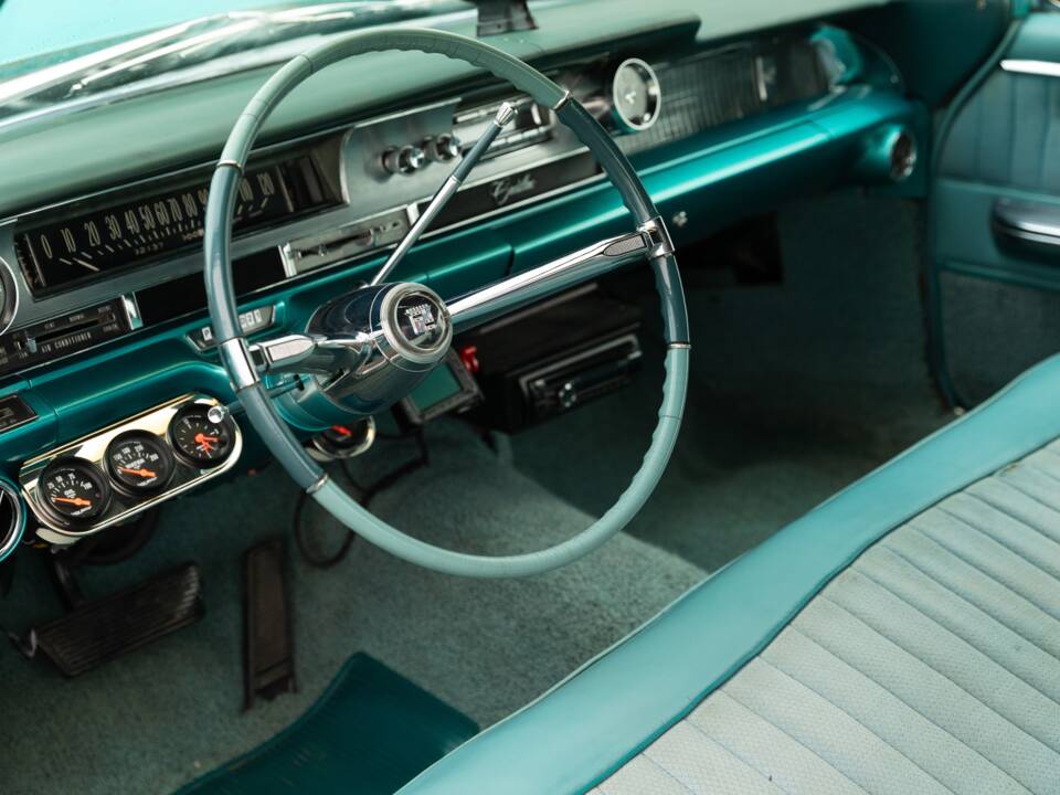 Immagine 18/48 di Cadillac Coupe DeVille (1962)