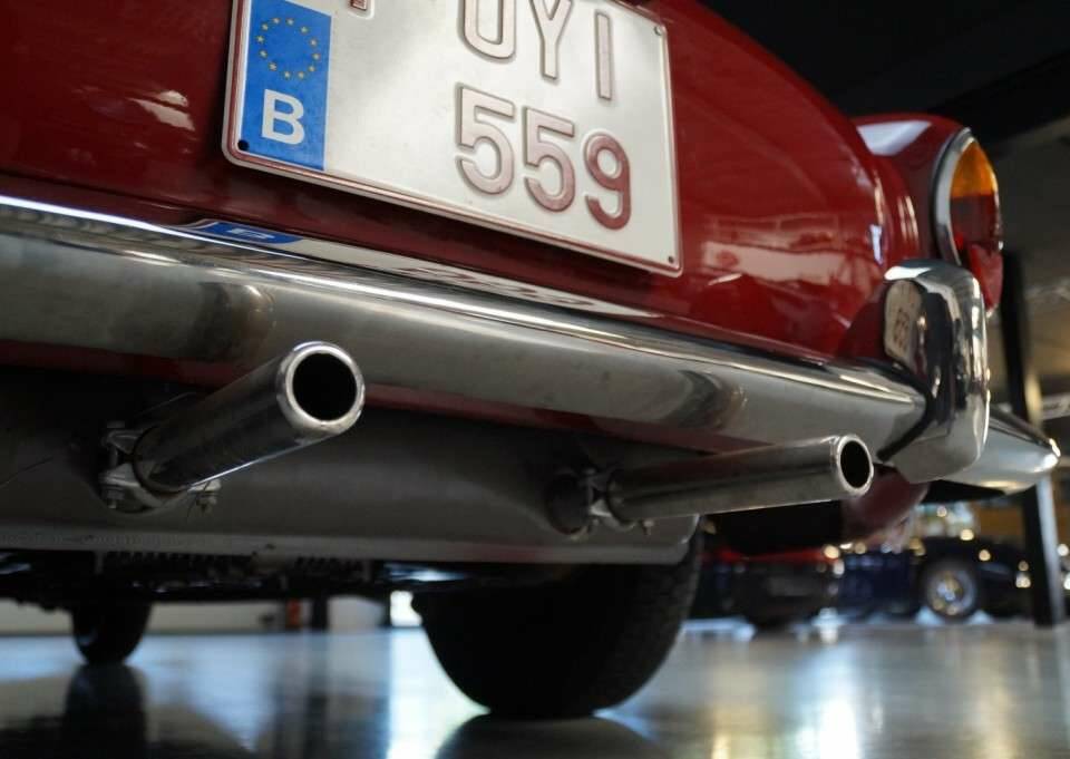 Image 32/50 of Volkswagen Karmann Ghia 1500 (1969)