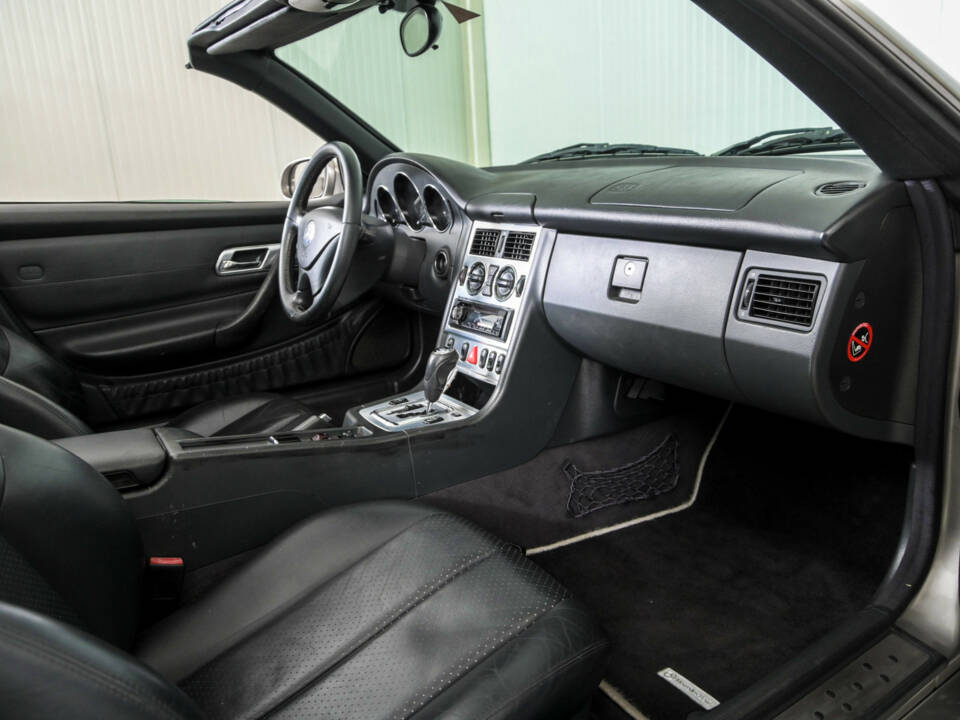 Image 12/50 of Mercedes-Benz SLK 200 Kompressor (2002)