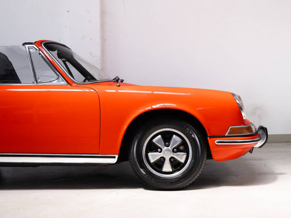 Image 24/40 of Porsche 911 2.0 T (1969)