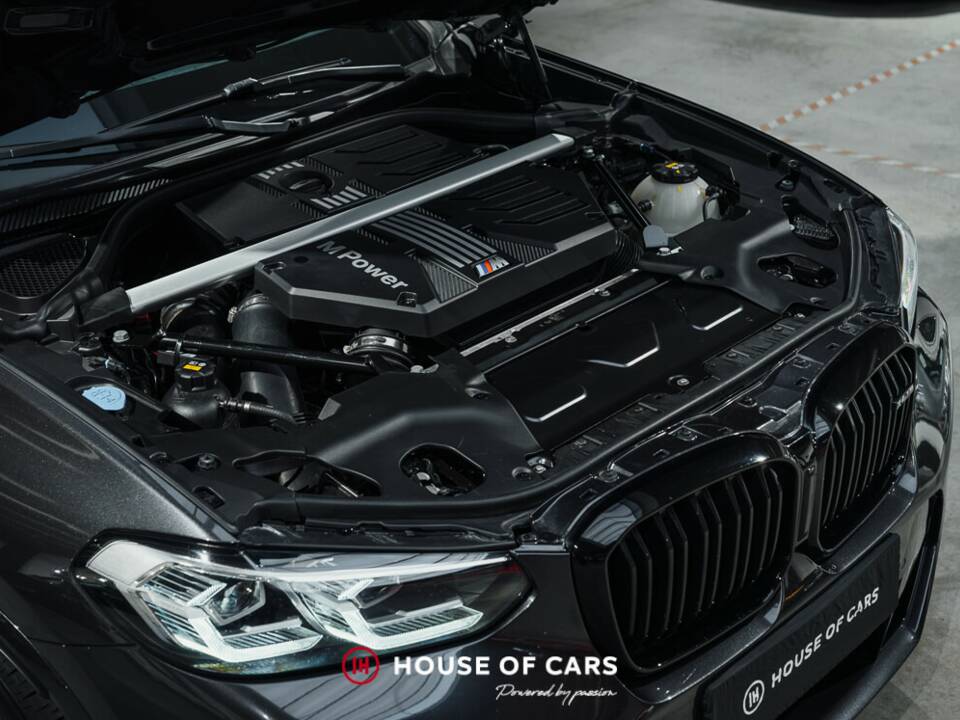 Image 12/24 of BMW X4 M (2022)