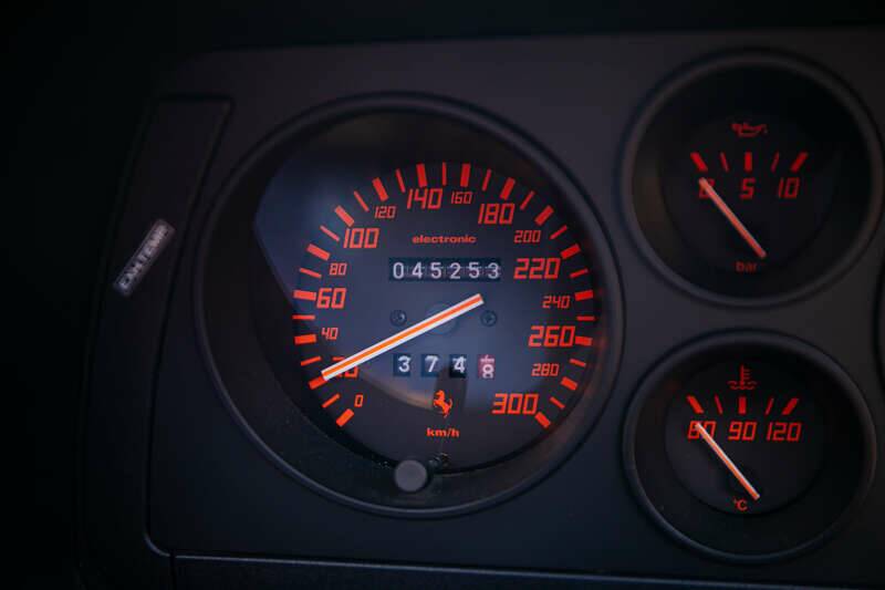 Image 38/50 of Ferrari 348 Spider (1994)