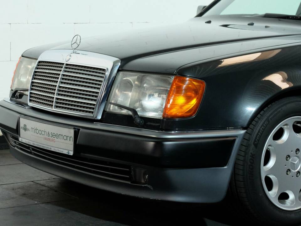 Bild 17/28 von Mercedes-Benz 500 E (1991)