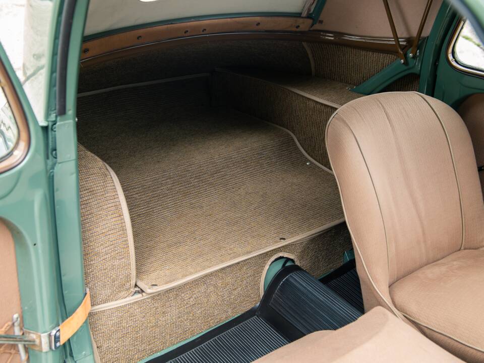 Image 19/36 of FIAT 500 C Topolino (1950)