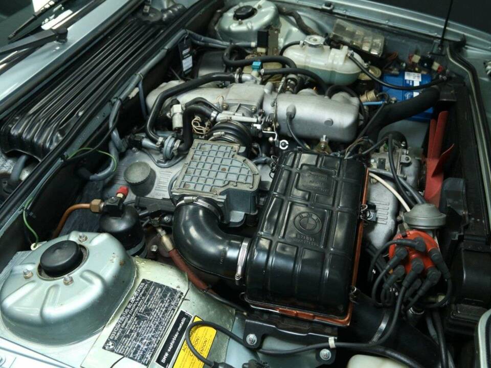 Bild 37/49 von BMW 633 CSi A (1980)