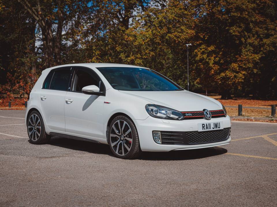 Imagen 10/42 de Volkswagen Golf VI GTI (2011)