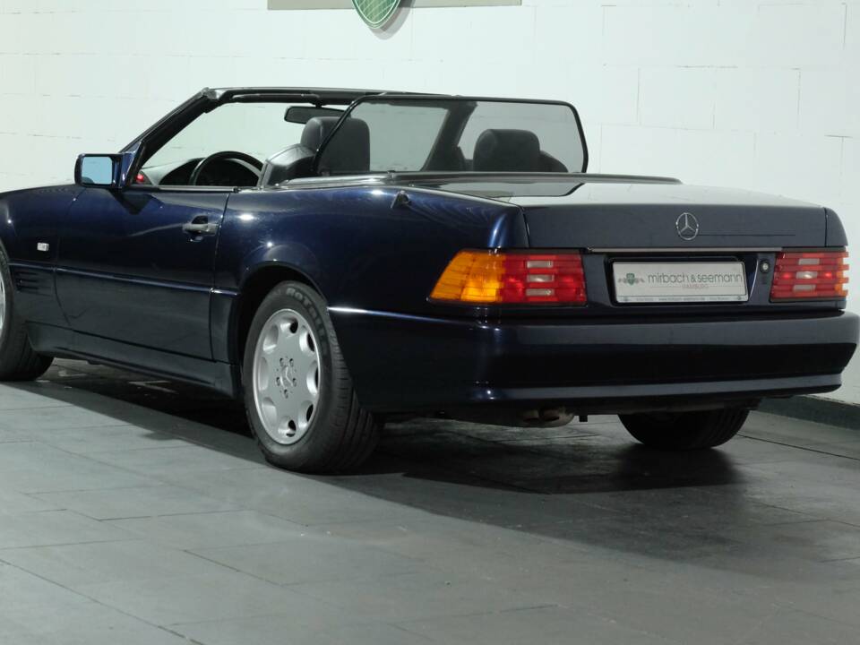Image 3/33 de Mercedes-Benz 500 SL (1990)