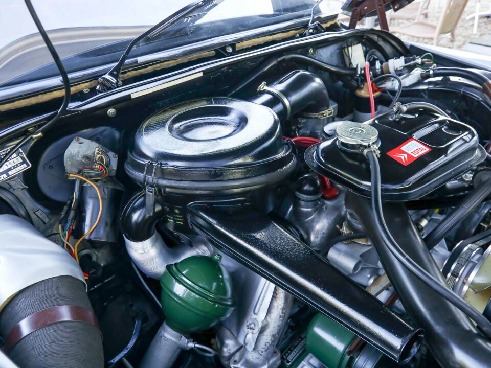 Bild 19/50 von Citroën DS 20 (1974)
