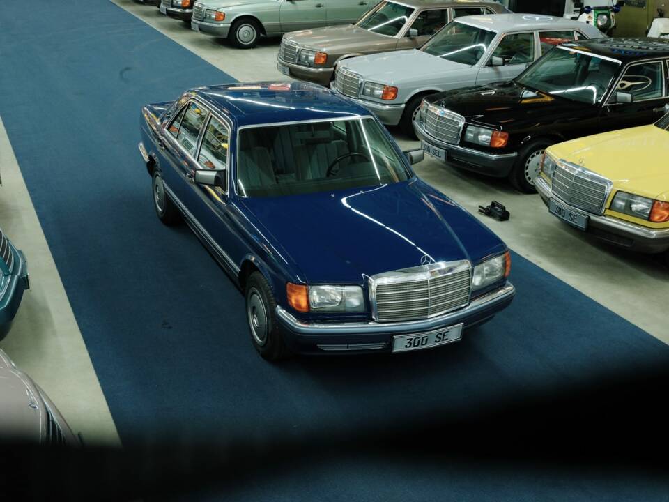 Bild 3/50 von Mercedes-Benz 300 SE (1990)
