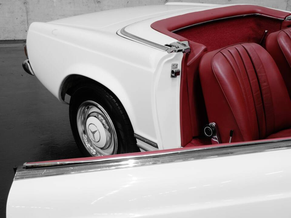 Immagine 30/40 di Mercedes-Benz 230 SL (1966)