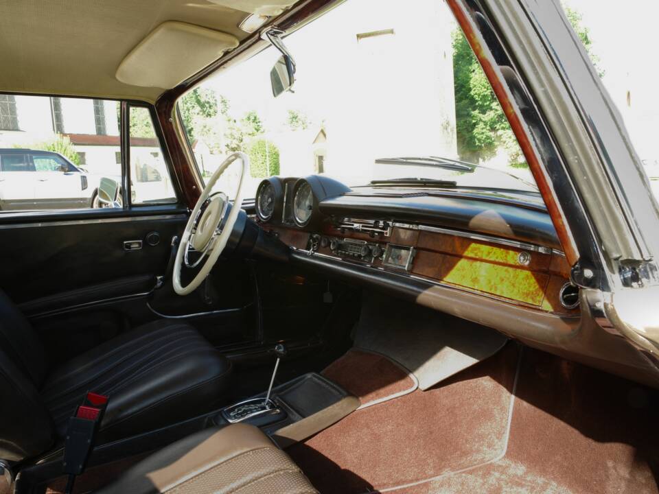 Image 38/73 de Mercedes-Benz 280 SE (1969)