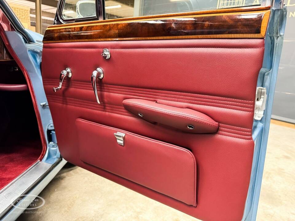 Afbeelding 7/16 van Jaguar S-Type 3.8 (1965)