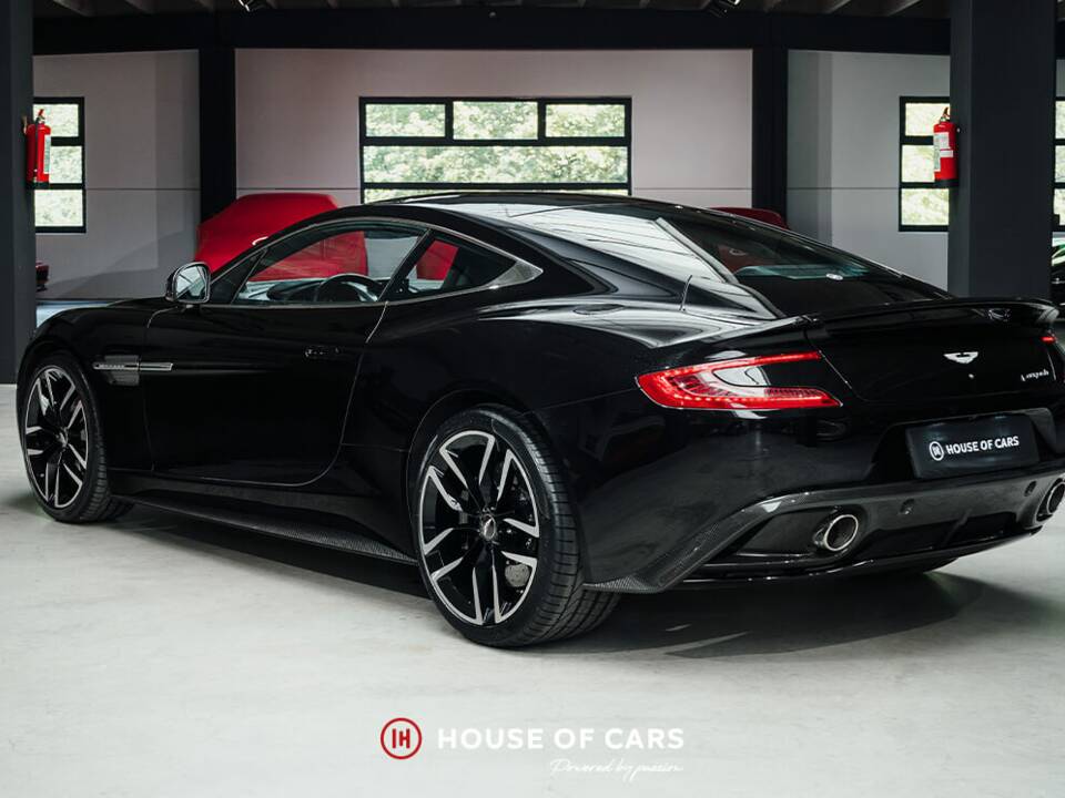 Imagen 9/22 de Aston Martin Vanquish (2017)