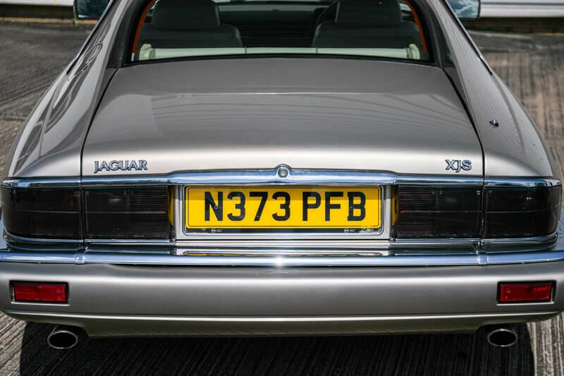Image 23/32 de Jaguar XJS 4.0 Celebration (1996)