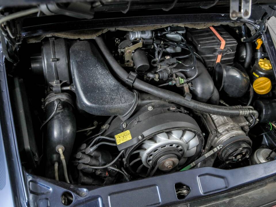 Bild 43/50 von Porsche 911 Carrera 2 (1991)