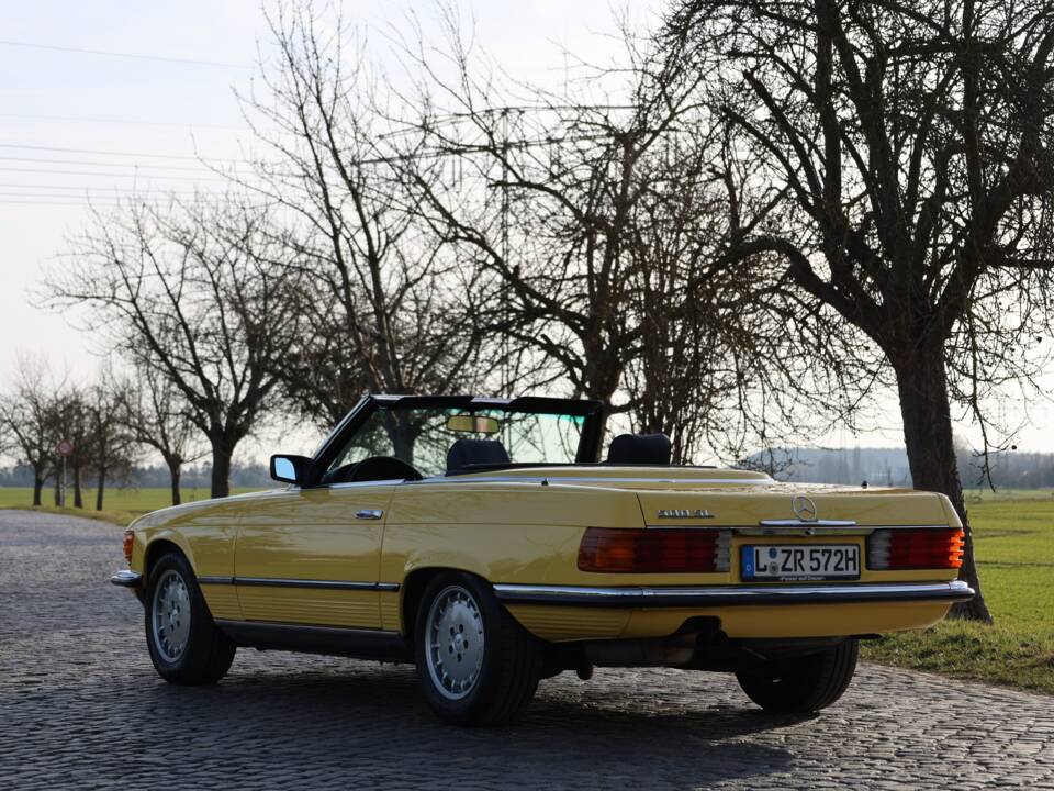 Image 2/50 of Mercedes-Benz 500 SL (1983)