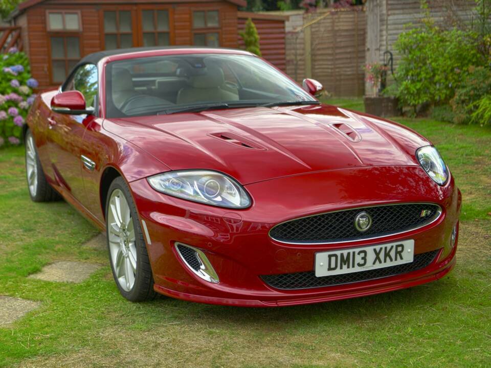 Image 18/50 of Jaguar XKR (2013)