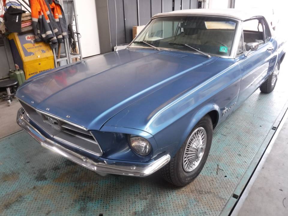 Image 2/43 of Ford Mustang 200 (1967)