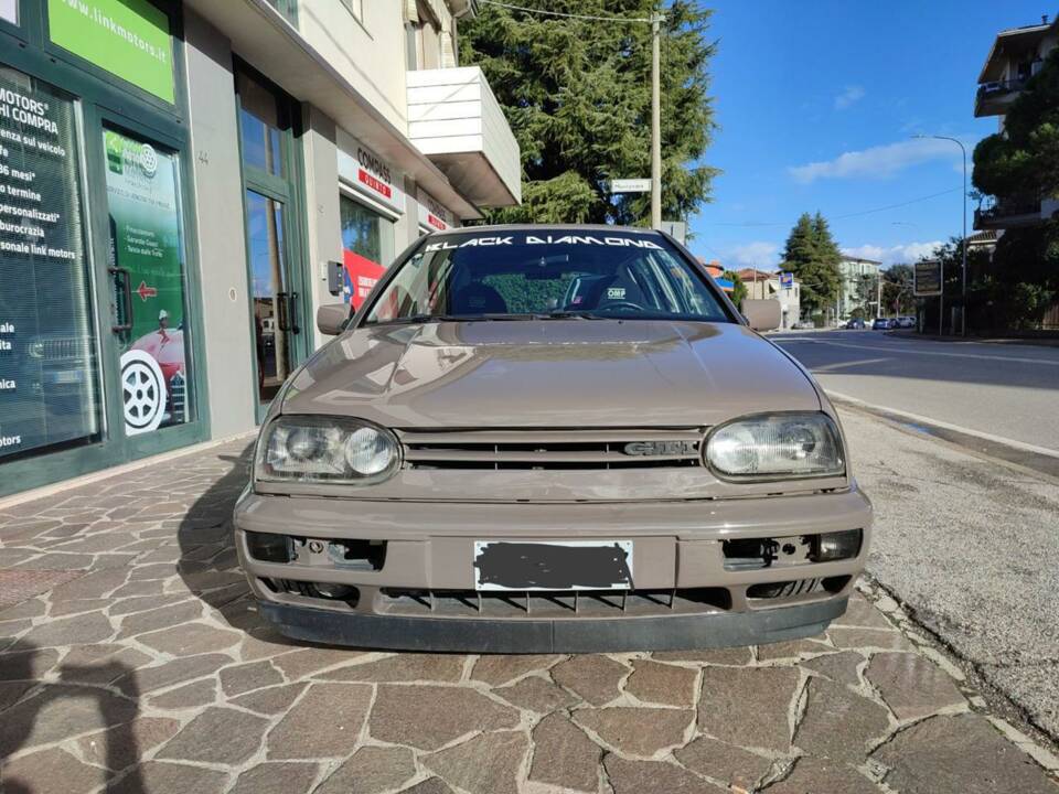 Immagine 2/10 di Volkswagen Golf III GTI 2.0 (1994)