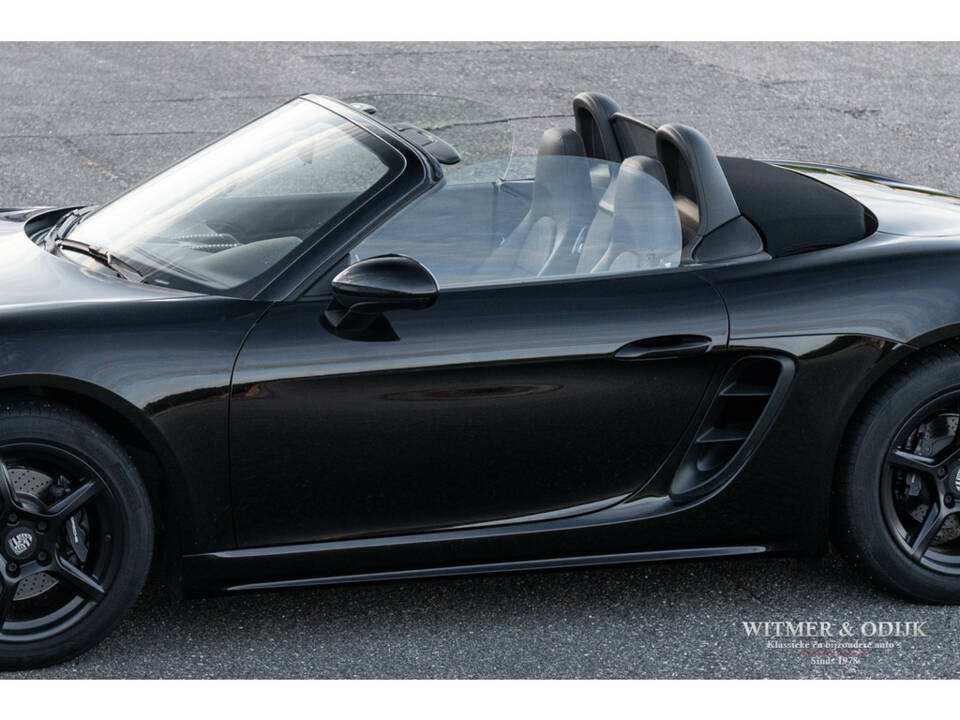 Image 20/30 of Porsche 718 Boxster (2016)