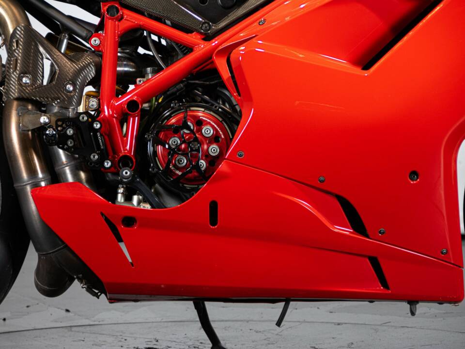 Immagine 10/50 di Ducati DUMMY (2011)