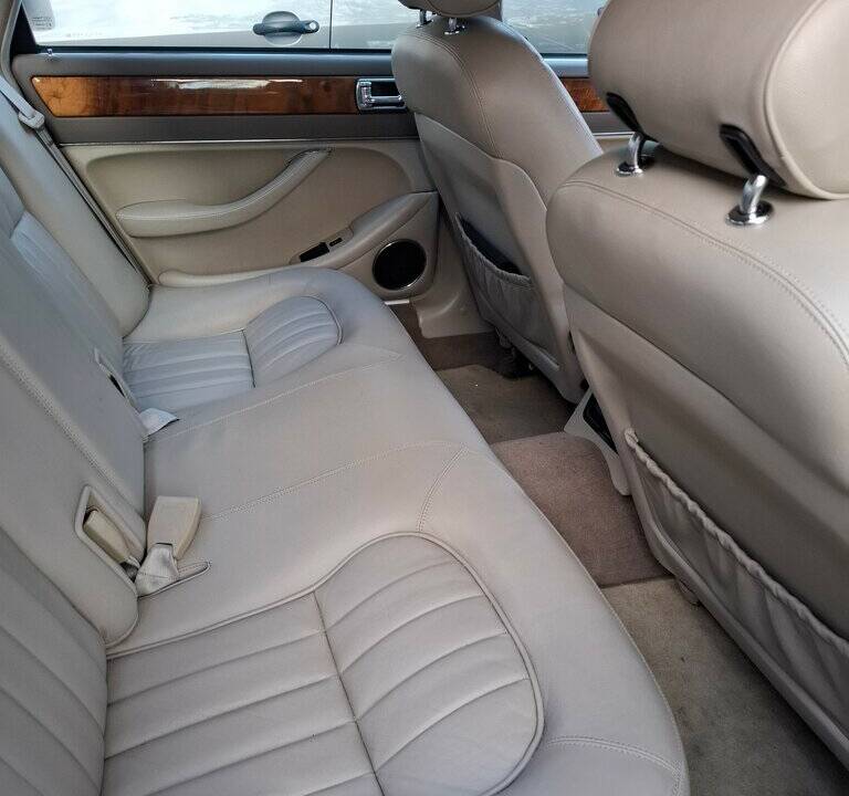 Image 7/8 of Jaguar XJ6 3.2 Executive (1996)