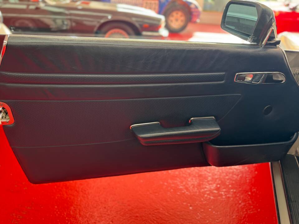 Image 30/34 of Mercedes-Benz 420 SL (1987)