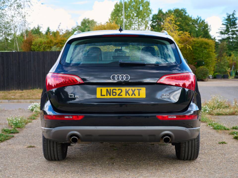 Bild 26/50 von Audi Q5 3.2 FSI (2013)