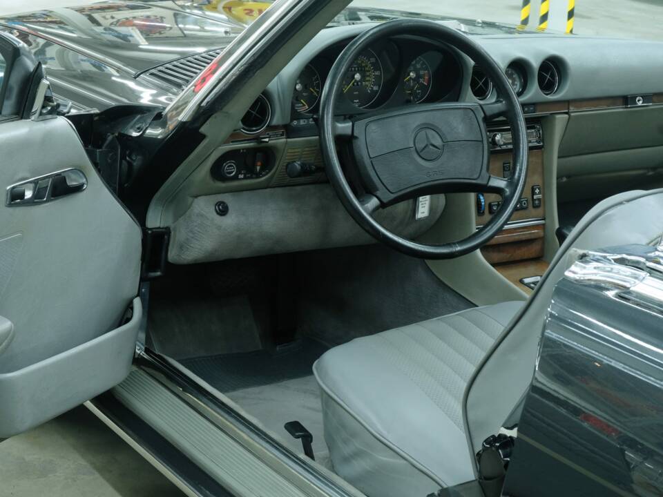 Image 21/50 de Mercedes-Benz 560 SL (1988)