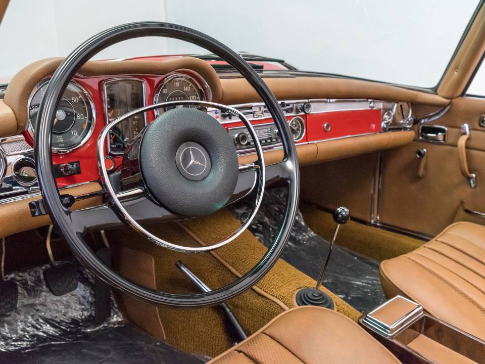 Image 11/23 of Mercedes-Benz 280 SL (1969)