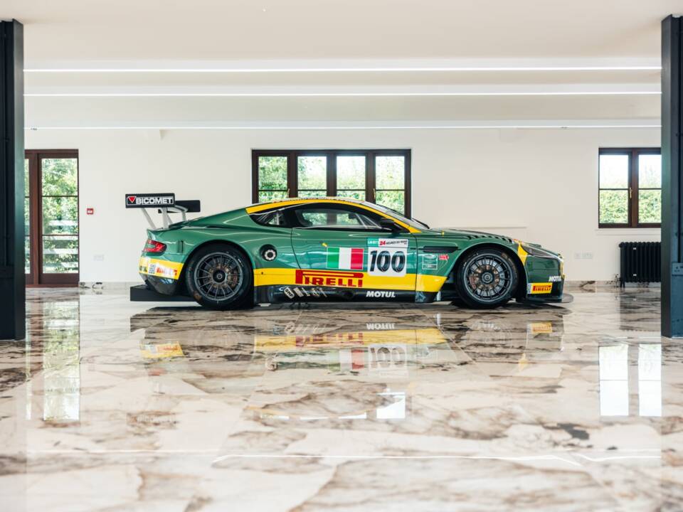 Image 4/30 of Aston Martin DBR9 GT1 (2006)