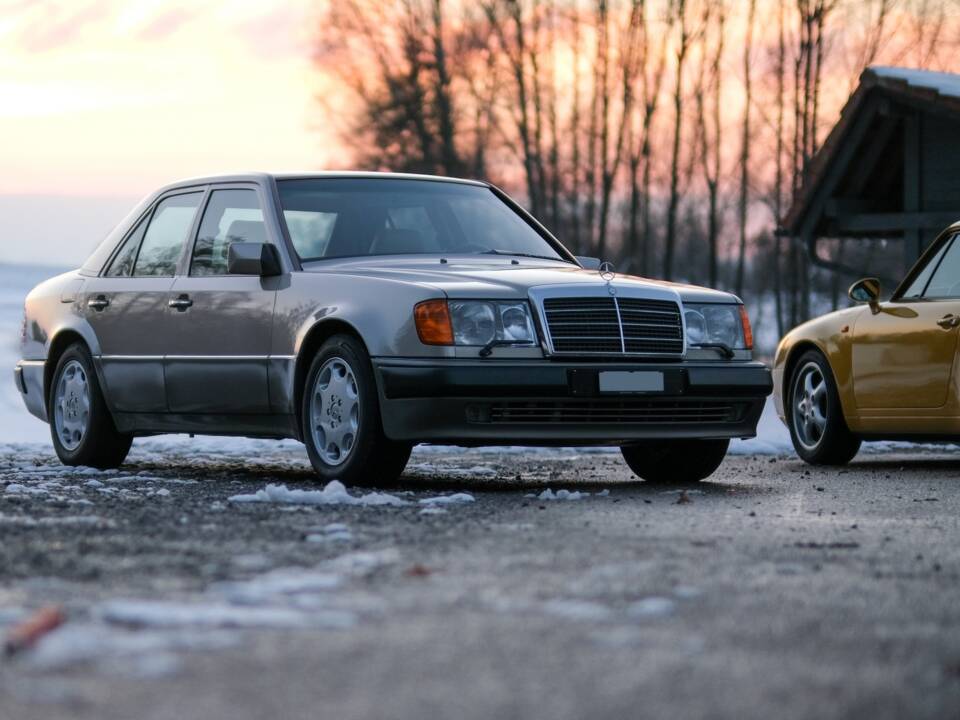 Immagine 4/20 di Mercedes-Benz 500 E (1991)