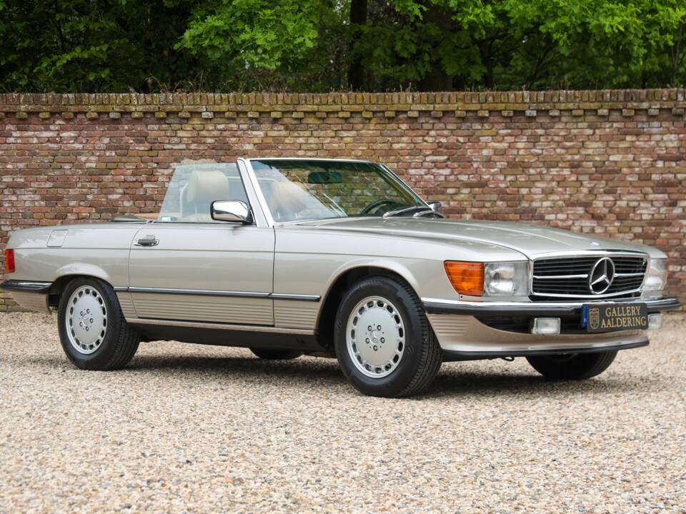 Image 34/50 de Mercedes-Benz 560 SL (1988)
