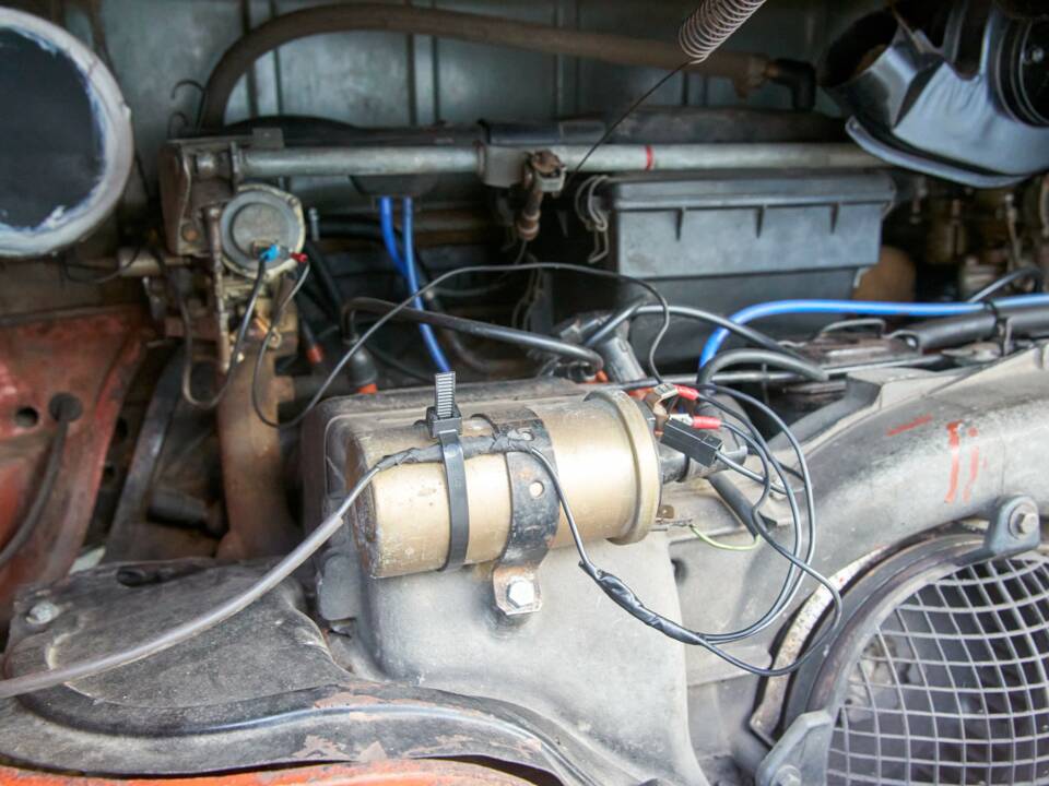 Bild 15/17 von Volkswagen T2b Kleinbus (1974)