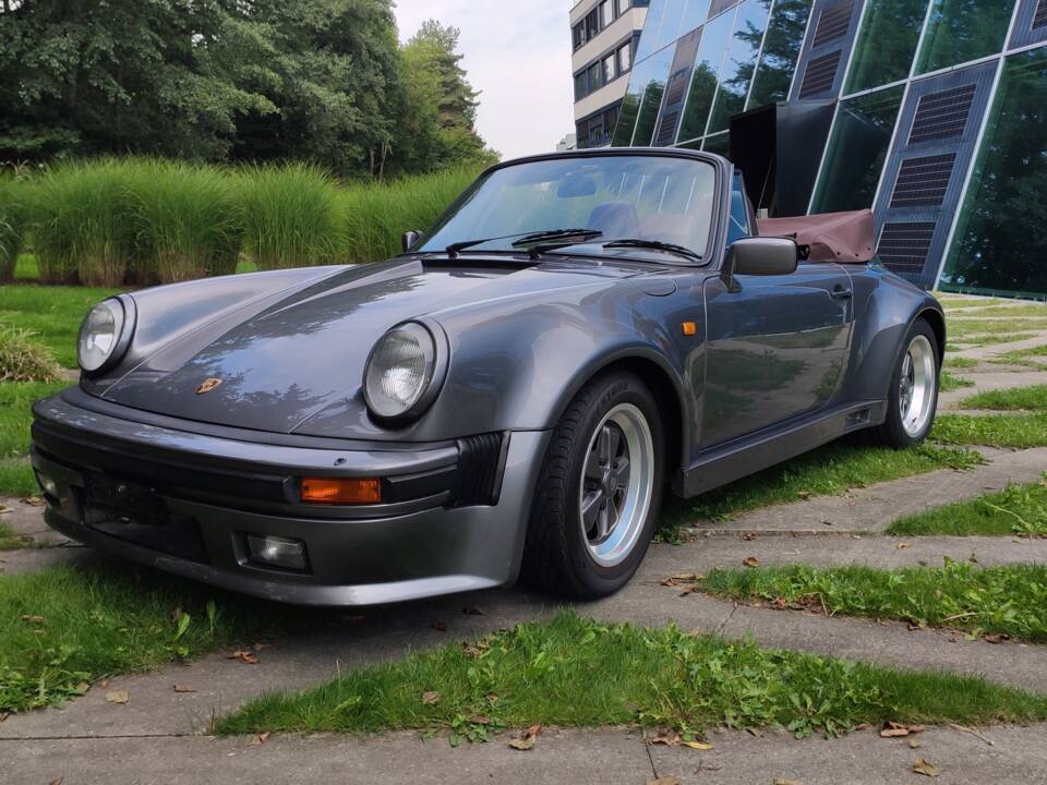 Image 18/104 of Porsche 911 Carrera 3.2 (1986)