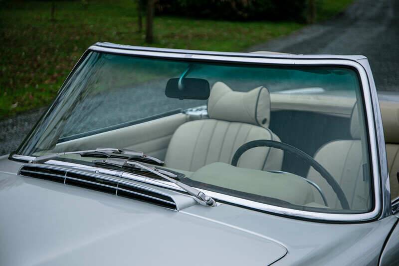 Image 29/35 of Mercedes-Benz 280 SL (1969)