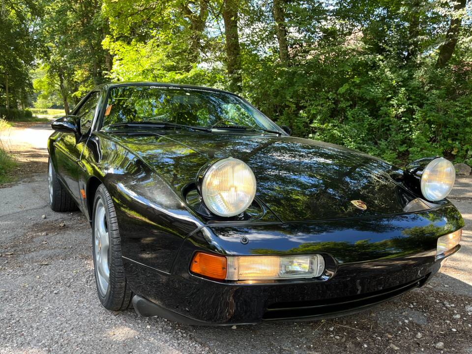 Bild 29/31 von Porsche 928 GTS (1993)