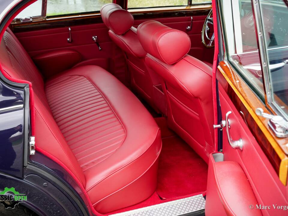 Image 14/42 of Jaguar Mk II 3.8 (1963)