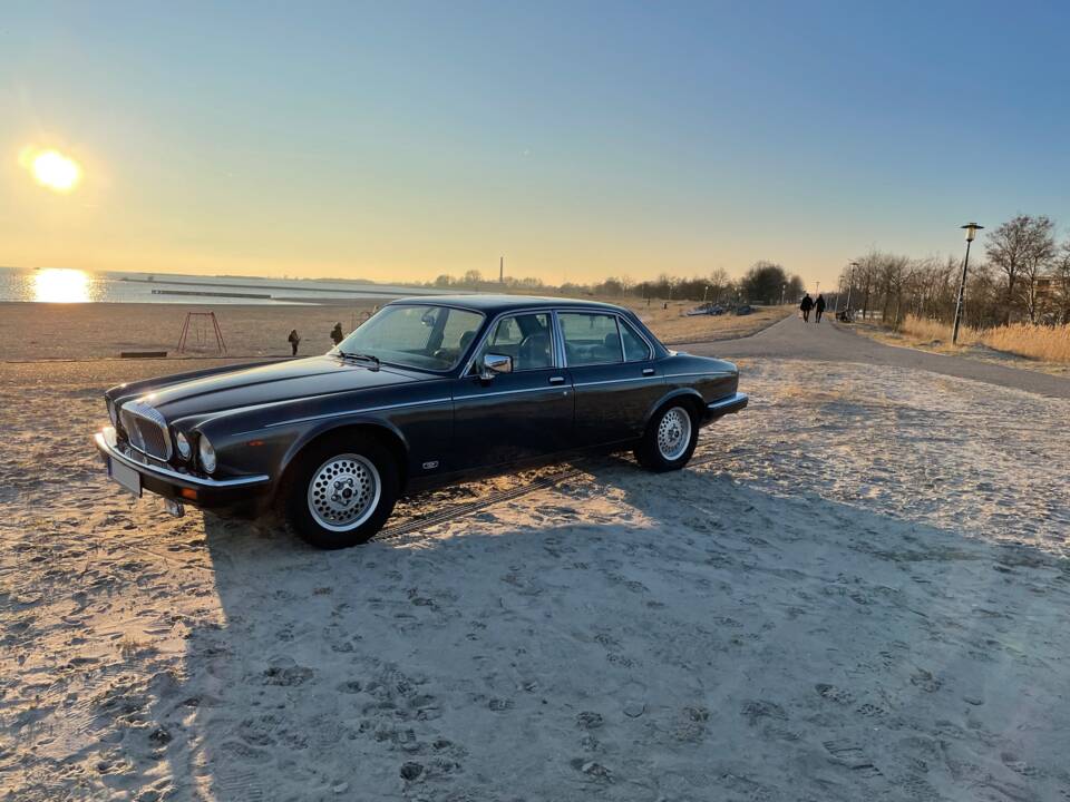 Imagen 12/12 de Daimler Double Six (1992)