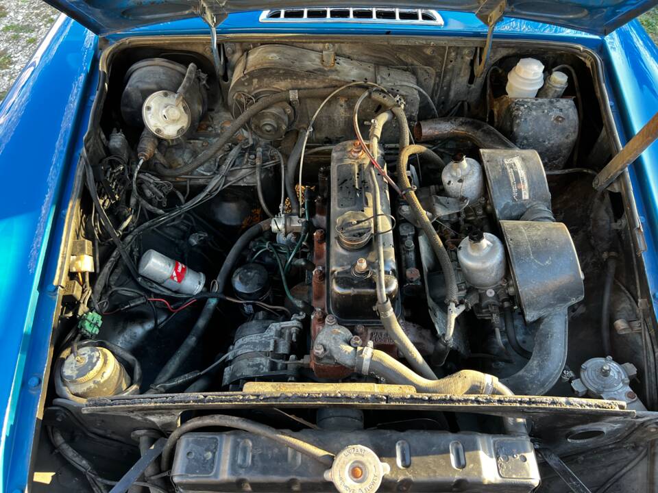 Image 43/50 of MG MGB GT (1972)