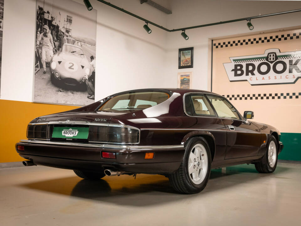 Image 49/50 of Jaguar XJS 6.0 (1994)