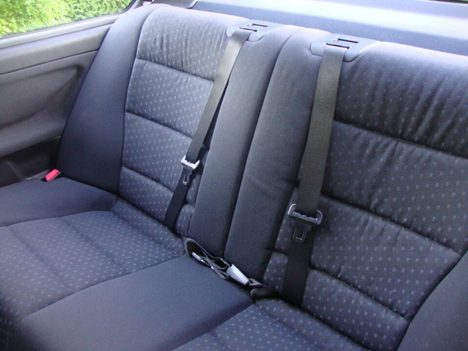 Afbeelding 16/39 van BMW 316i (1993)
