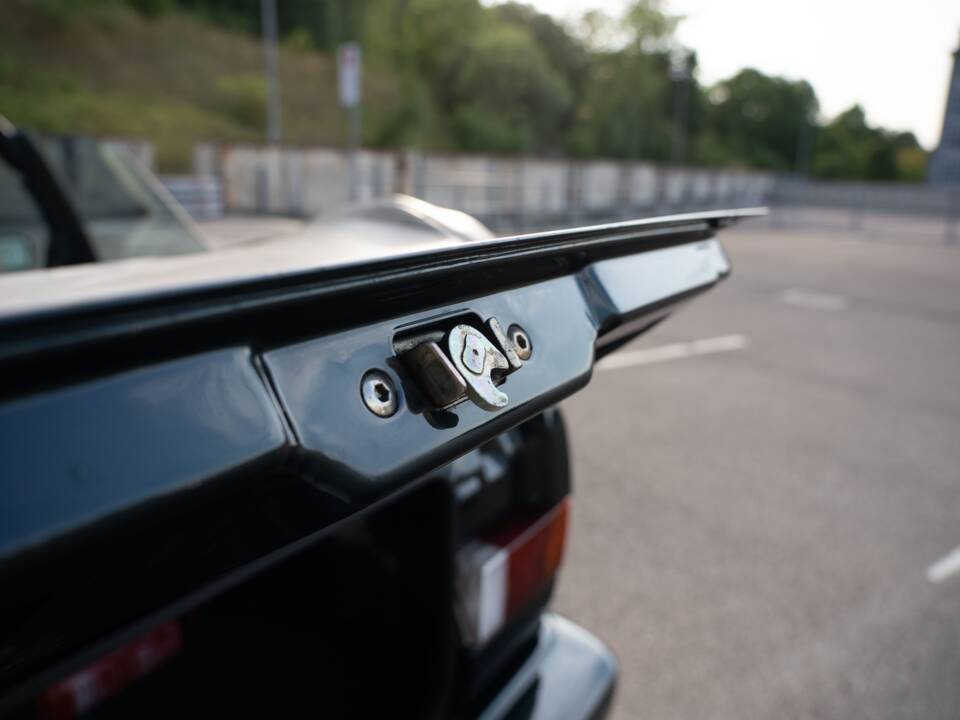 Bild 36/40 von Volkswagen Golf Mk I Convertible 1.8 (1991)