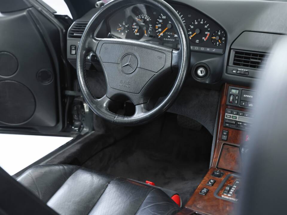 Image 28/50 of Mercedes-Benz 600 SL (1993)