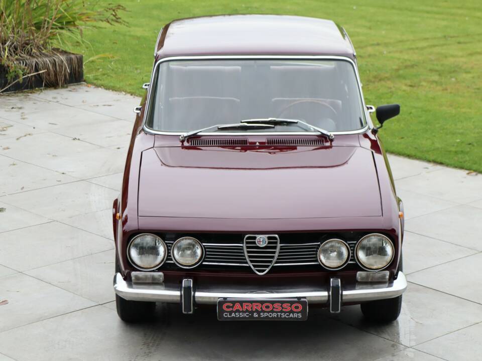Image 11/50 of Alfa Romeo 1750 Berlina (1971)