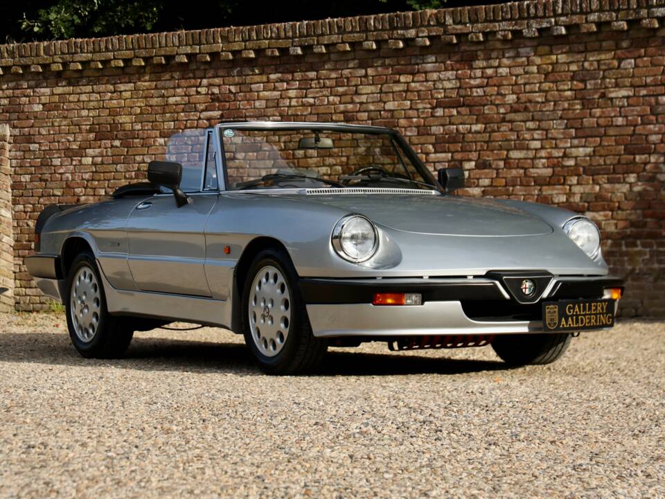 Image 32/50 de Alfa Romeo 2.0 Spider QV (1988)