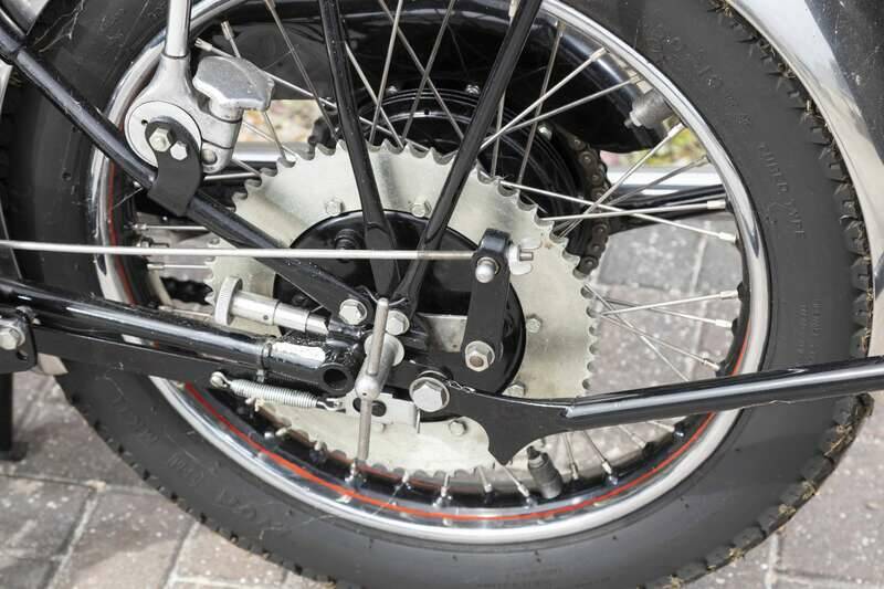 Bild 32/43 von Vincent Black Shadow C (1951)