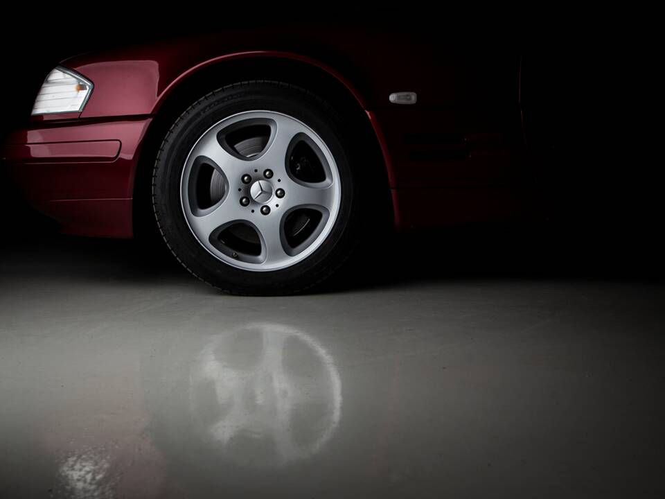Image 37/45 of Mercedes-Benz SL 280 "Final Edition" (2001)