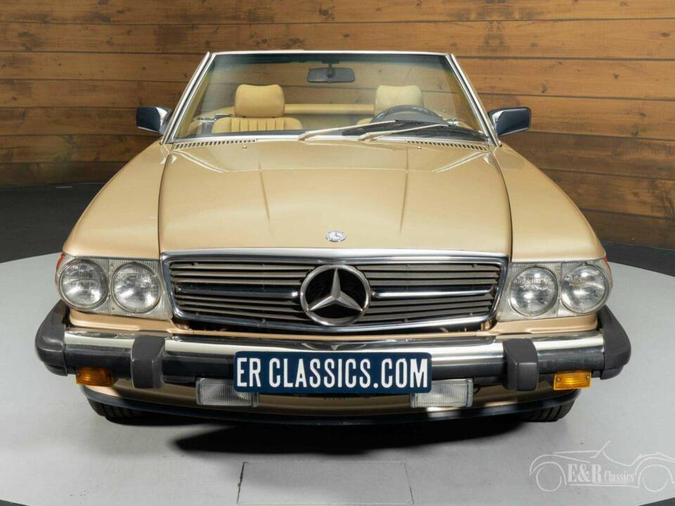 Image 16/19 of Mercedes-Benz 560 SL (1988)