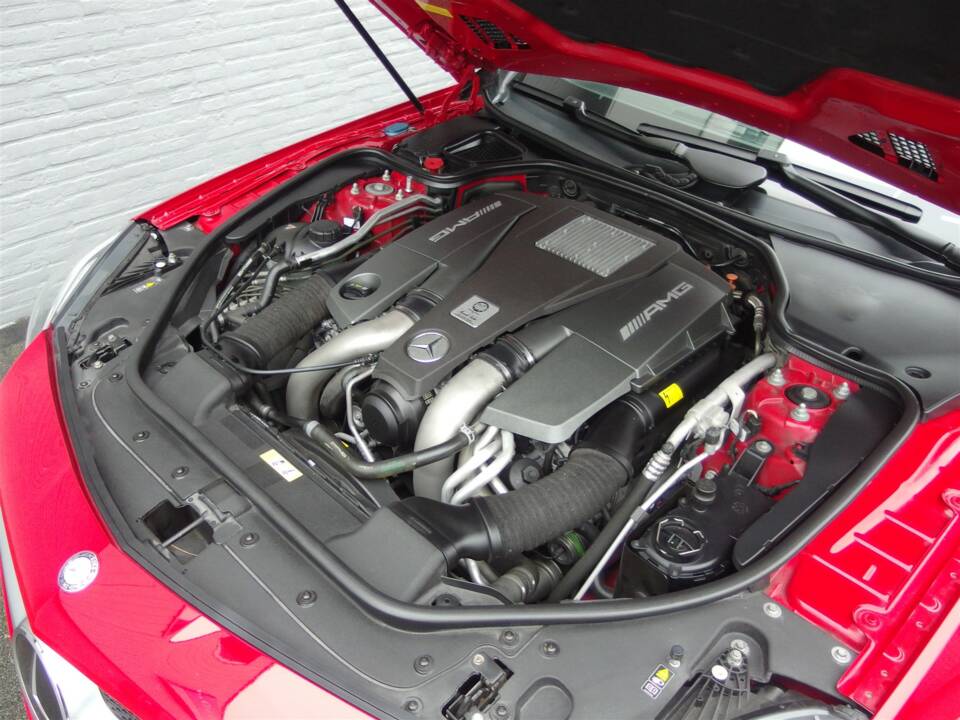 Image 69/99 of Mercedes-Benz SL 63 AMG (2012)